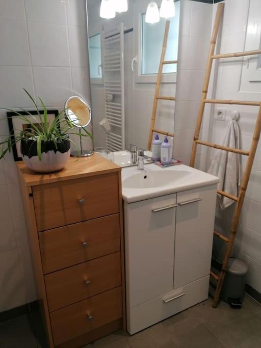 Balcons Du Royans.Logement Entier Piscine Saint-Jean-en-Royans Buitenkant foto